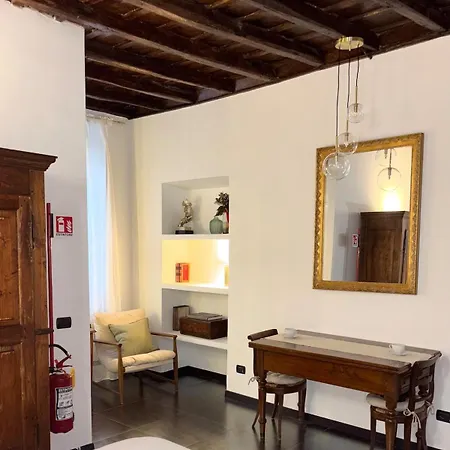 Elegant In Rome's Historic Center